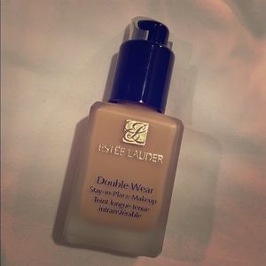 Estée Lauder Double Wear Foundation